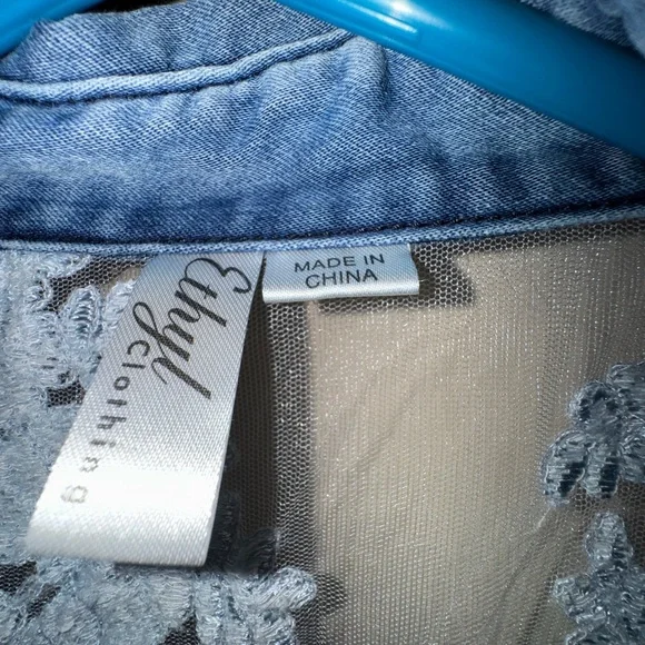 Elegant Blue Embroidered Sheer Denim Jacket - Picture 4 of 10